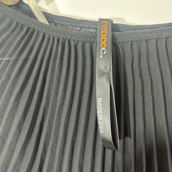 RENEE C MADE IN USA sheer pleated top IN SIZE MEDIUM - Picture 5 of 7